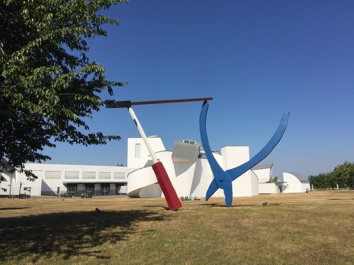 Scultura all'ingresso del Vitra Design Museum